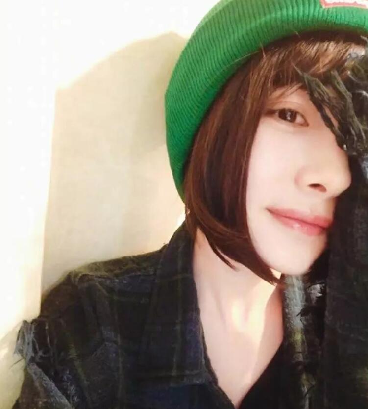 杨幂|杨幂2.8元水蜜桃胸针丢了，发博太有梗：桃桃逃了，勤俭节约令人圈粉