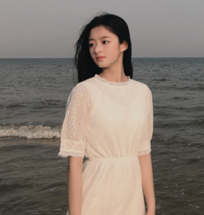 虽说黄杨钿甜不过是一位13岁的女孩子,可生活中她也已经是超级会打扮