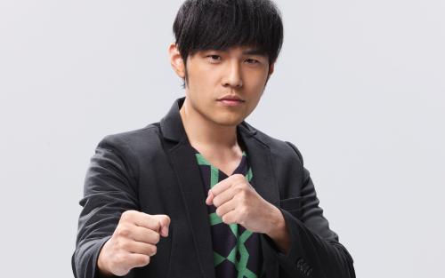 周杰伦|41岁周杰伦中年发福，出席活动吐槽自己身材，称不能被衰老击败期待拍打戏