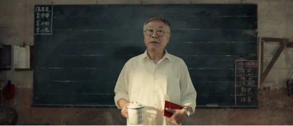 我和我的家乡|《我和我的家乡》将上映，海报疑似P眼泪？网友的反应太搞笑