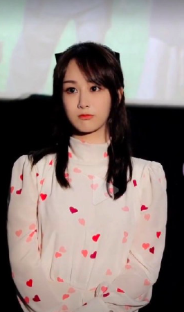 杨紫|杨紫换造型师终于赢了，蝴蝶结配桃心裙成初恋女神，甜到把持不住