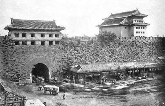 郭沫若|郭沫若坚持拆掉北京古城墙，梁思成夫妇放狠话反对，最终仍被拆