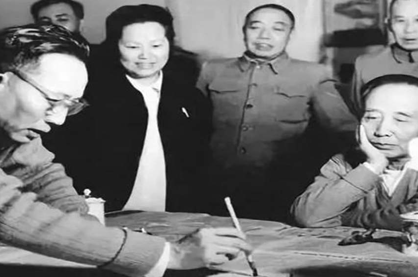 郭沫若|郭沫若坚持拆掉北京古城墙，梁思成夫妇放狠话反对，最终仍被拆