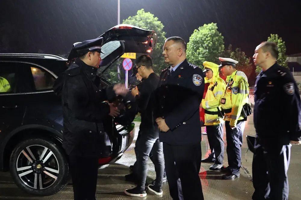 晚上!常德出动2657名警力,多人被抓
