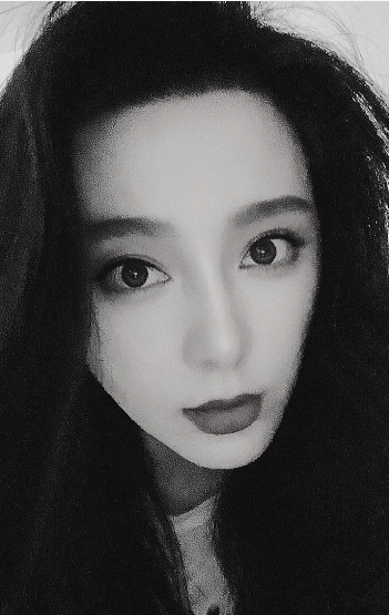 范冰冰|继新恋情后范冰冰又被传怀孕，她翻白眼回应谣言，这一细节证明她并无身孕