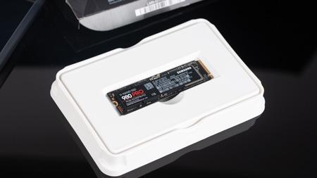 evo plus刚上市时是一样的,1tb的售价是1899元,比2799元的970 pro便宜