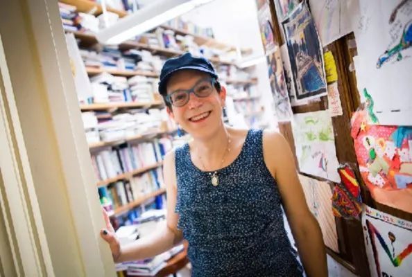 露易丝 · 格丽克|诺贝尔文学奖颁给诗人露易丝·格丽克，我们如何去读懂她的诗？