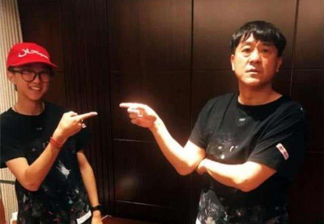 中国电视金鹰奖|52岁荣获飞天视帝！金鹰奖输给李易峰的何冰：我只是个老手艺人