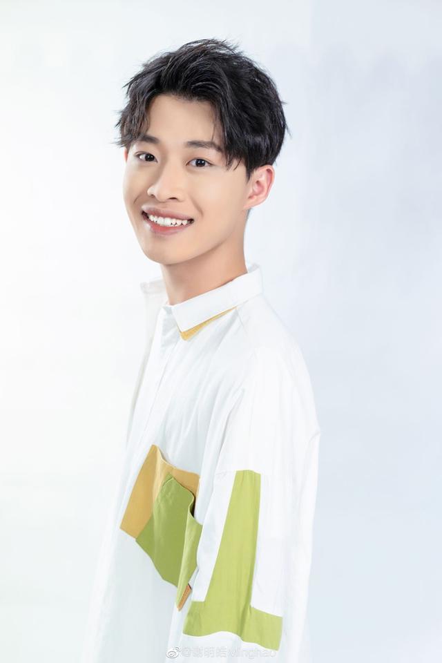 称王一博背地害肖战,朱一龙张艺兴丁禹兮都不入流,谢明皓想干嘛