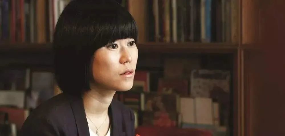 至今已出版四部短篇小说集和一部长篇小说,曾荣获东仁文学奖,李箱文学