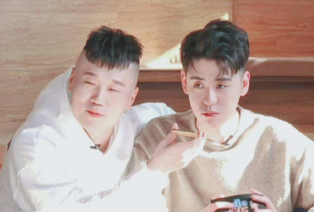 张云雷|胖到认不出？张云雷最新代言海报遭群嘲，不自律还是摄影师的锅？