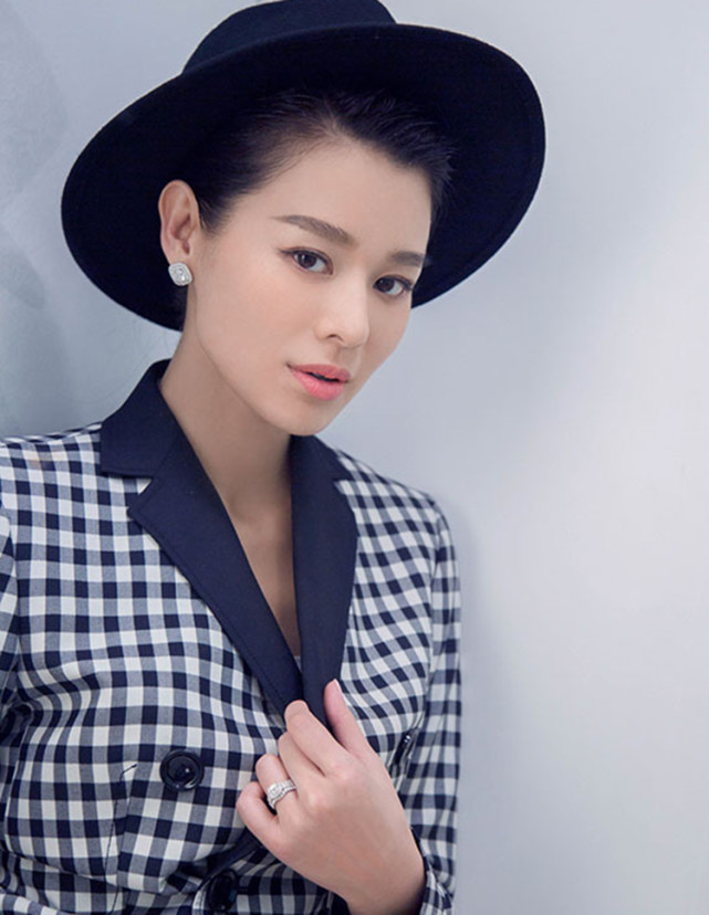 40岁胡杏儿录《演员请就位》获赞,谁说中年女演员"不行"?