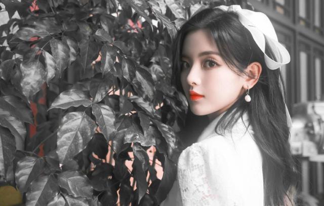 杨超越|闻袜子、闻腋下、打呼噜，小仙女杨超越这也太“接地气”了吧？