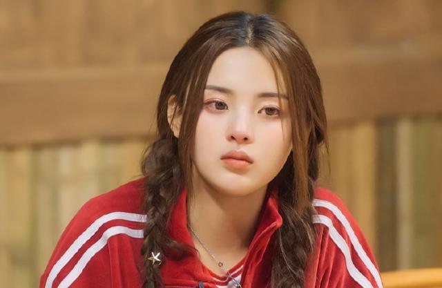 杨超越|闻袜子、闻腋下、打呼噜，小仙女杨超越这也太“接地气”了吧？