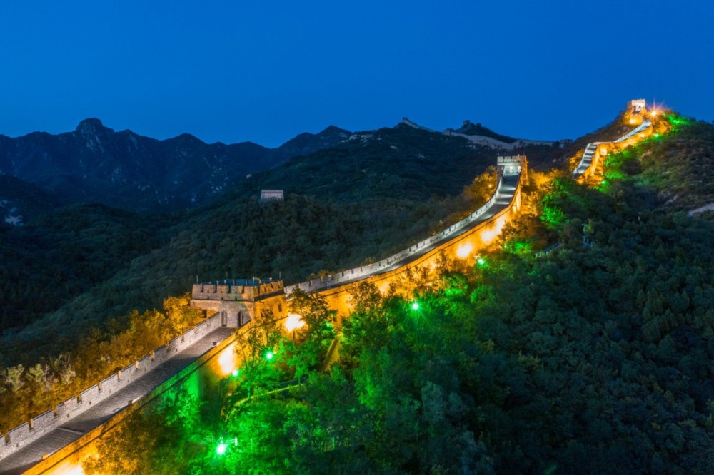 八达岭长城|璀璨灯火勾勒长城，“十一”期间八达岭将开放夜长城