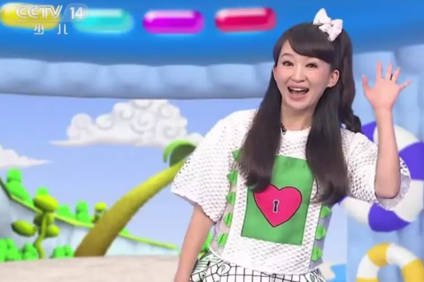 还记得小鹿姐姐最后一次出现在少儿频道吗?如今她已经46岁了!
