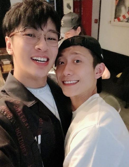 杨紫|杨紫终于选对服装！出席活动造型清纯高雅，身材丰盈被赞爆