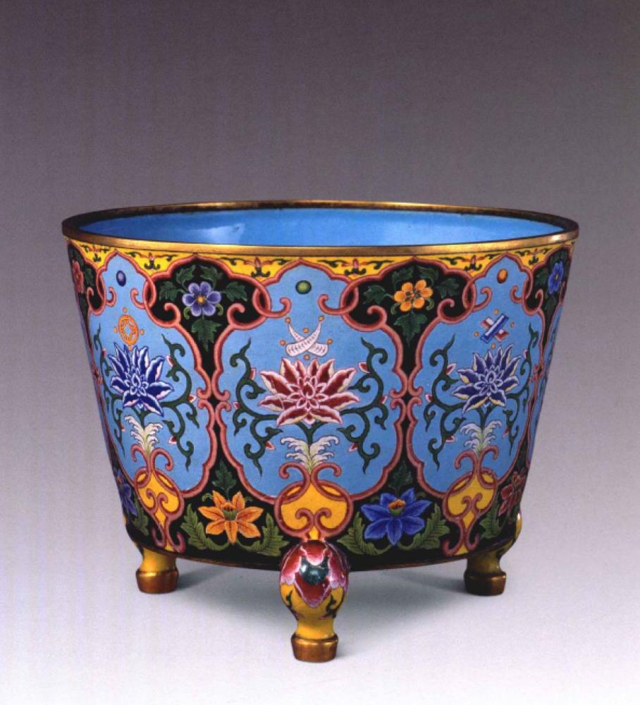 故宫珍藏宝物,清雍正画珐琅器,具有浓郁的宫廷画珐琅工艺风格