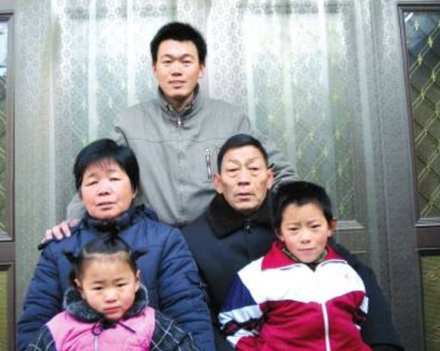 王宝强|王宝强新电影国庆节上映，曾经历弟弟意外离世，与马蓉离婚后新恋情稳定