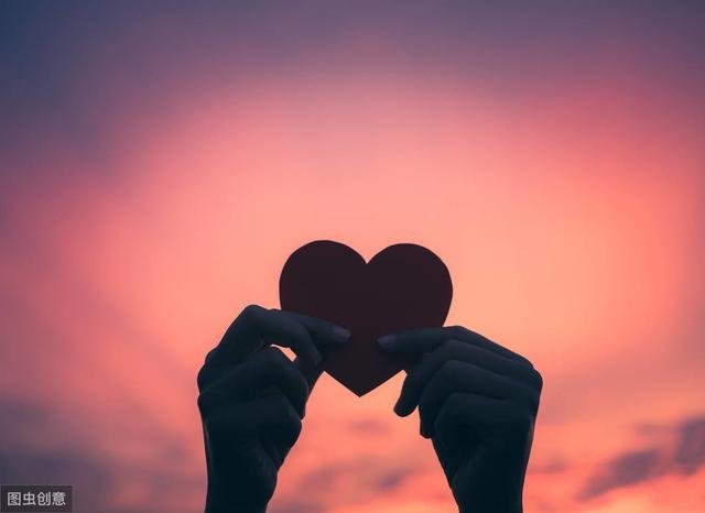 未来一个月天降大喜因缘结识执手真爱执手偕老