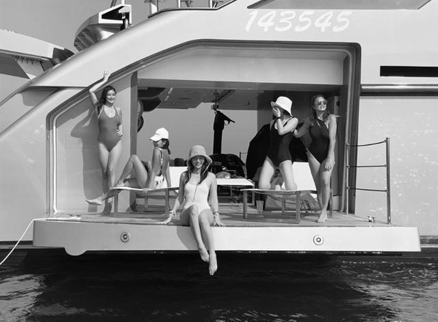 乐基儿|乐基儿一家三口逛街，儿子太黏人全程要抱抱，富商老公贴心包办