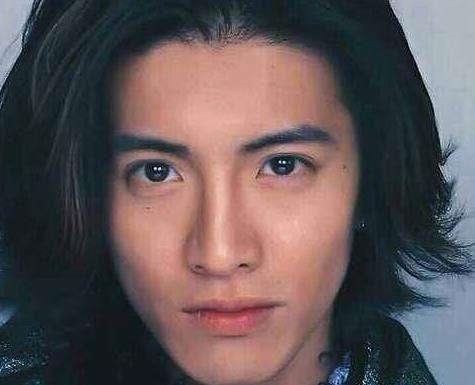 木村拓哉|我们都被时代的滤镜给骗了！木村拓哉与梁朝伟合影，差距一目了然