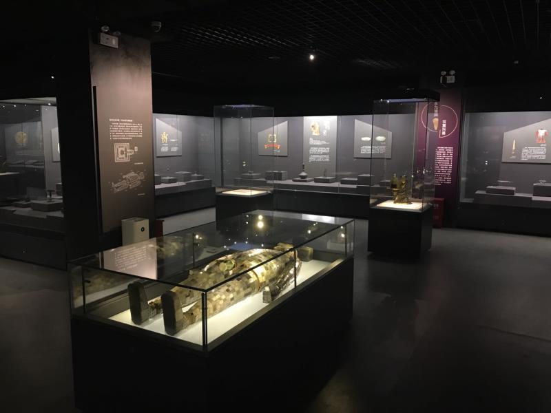 中山国|“汉代中山王陵及王室墓出土文物特展”预展献礼国庆