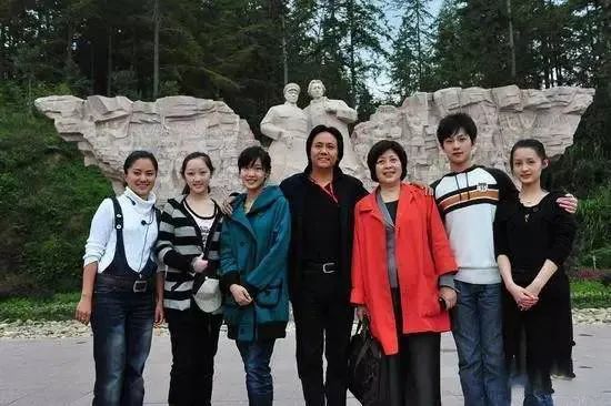 李沁_体育明星|她男友到底是谁啊…