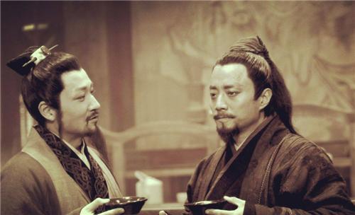 宋江|梁山好汉均不得善终？早有2人识破宋江真面目，悄悄另谋他路