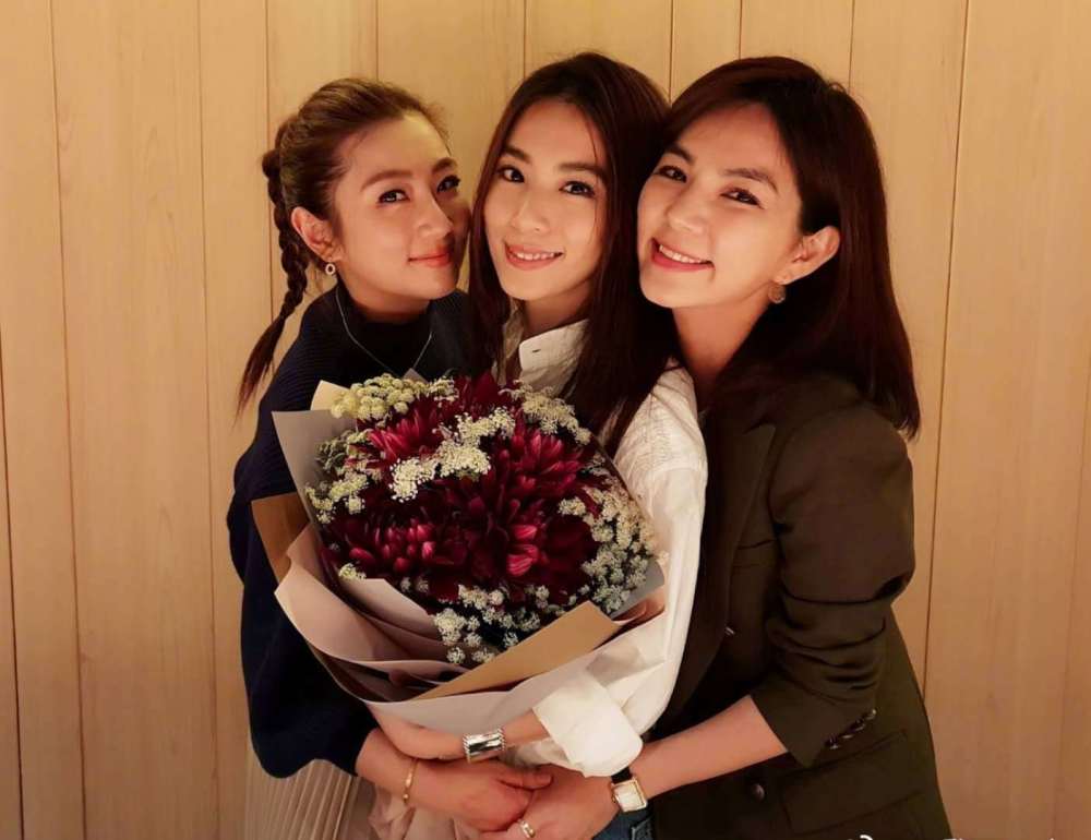 王菲|庆生发微博就是闺蜜？NO！这样的才是娱乐圈真姐妹