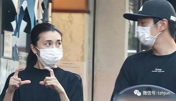 没有唤醒竹内结子对生的渴望,次子才八个月大,竹内凉子仍然选择离开