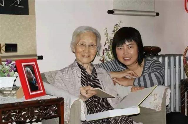 李佩先生致力于教育事业丈夫是两弹元勋死后一行星以其命名
