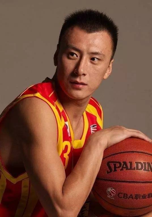 篮球人物之遇俊锴从八一王朝板凳球员到云南王你可还记得他