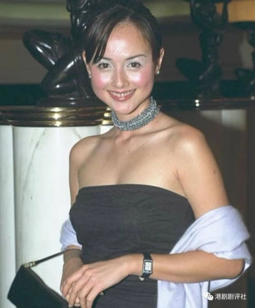 整容|祝福！前亚姐与前亚视小生由好友变情侣，曾样貌大变被网友误以为整容失败