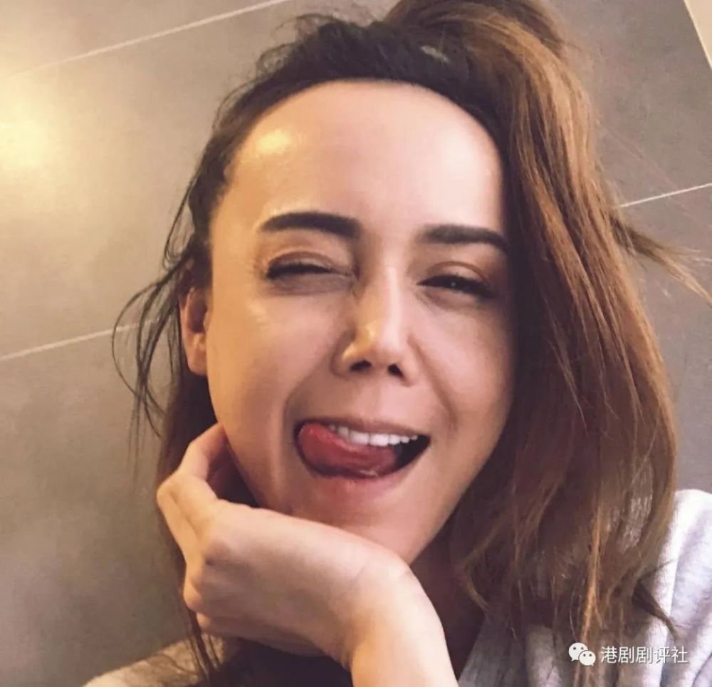 整容|祝福！前亚姐与前亚视小生由好友变情侣，曾样貌大变被网友误以为整容失败