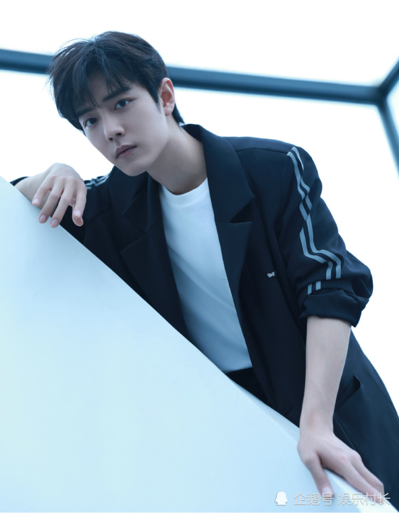 肖战工作室|肖战工作室成立一周年，写诗记录一年间状况，对争议抵制描述直白用心