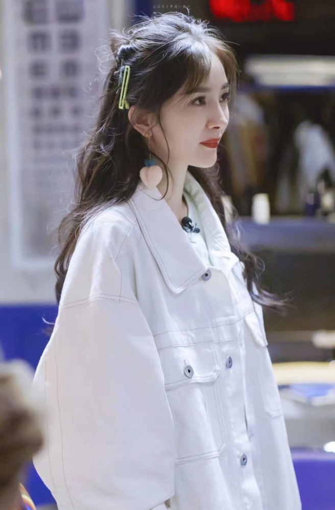 唐艺昕|唐艺昕产后复出首封大片，状态不输杨幂赵丽颖，张若昀功劳不小