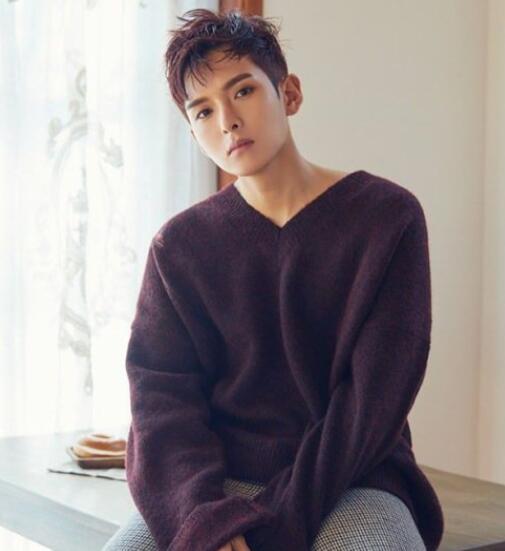 金希澈|继金希澈后又一位SJ成员脱单！金厉旭官宣恋情，曾玩猜拳被选中三年内结婚