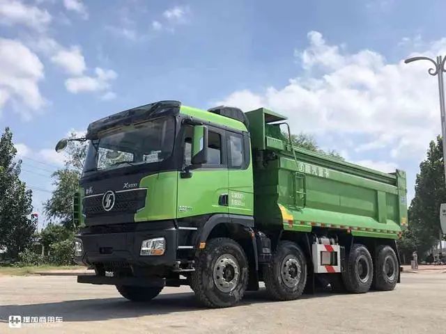 5米6自卸火了排半驾驶室大卧铺国六德龙x3000短轴自卸车实拍