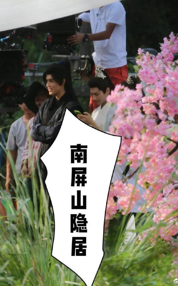 罗云熙|罗云熙片场暴露真实身高！穿拖鞋罕见脱离恨天高，和白鹿同一水平