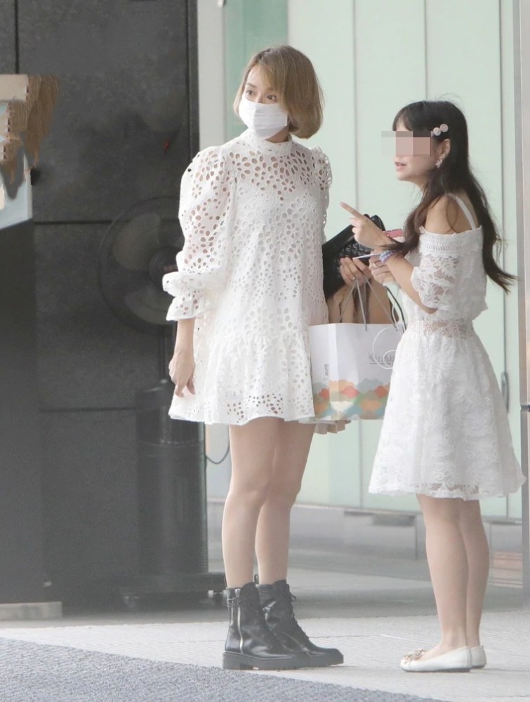 安以轩|安以轩40岁生日众星云集，老公贴心送380万手表，孕肚明显却不肥