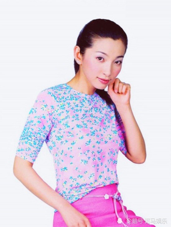 李冰冰早期出道照片五官精致身材窈窕