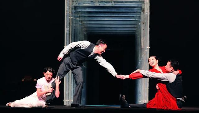 张爱玲|张爱玲百年诞辰：八卦、情史和假金句背后