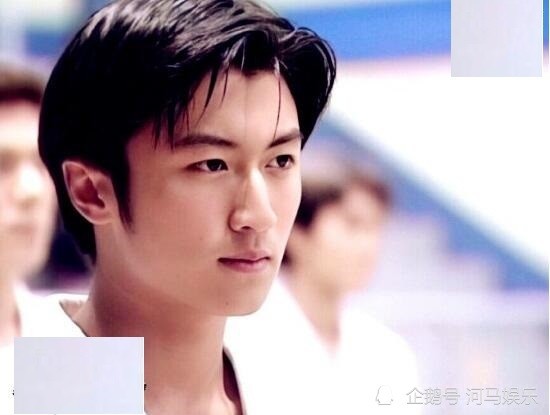 谢霆锋18岁旧照曝光眉清目秀朝气蓬勃