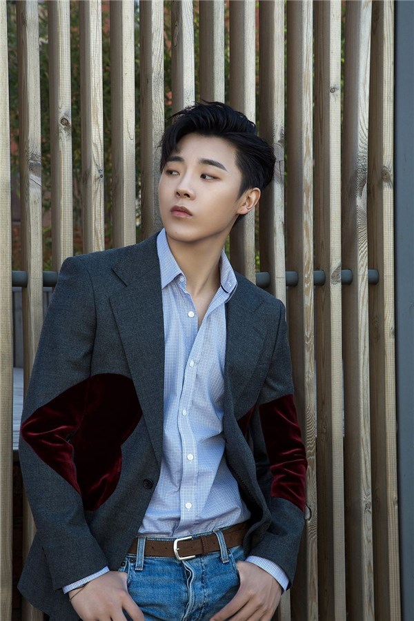 高嘉朗翻唱经典歌曲女孩纯真情怀传递宠爱治愈