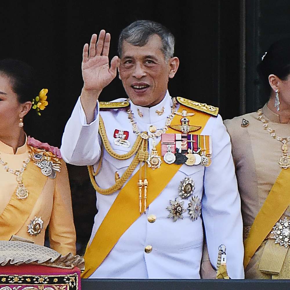 呐喊着修改宪法和废掉君主制的泰国年轻人到底在愤怒什么