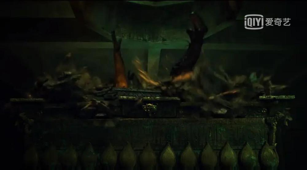 吴邪|《重启》吴邪在金水里看到的古代士兵其实是心脏起搏器真人化？