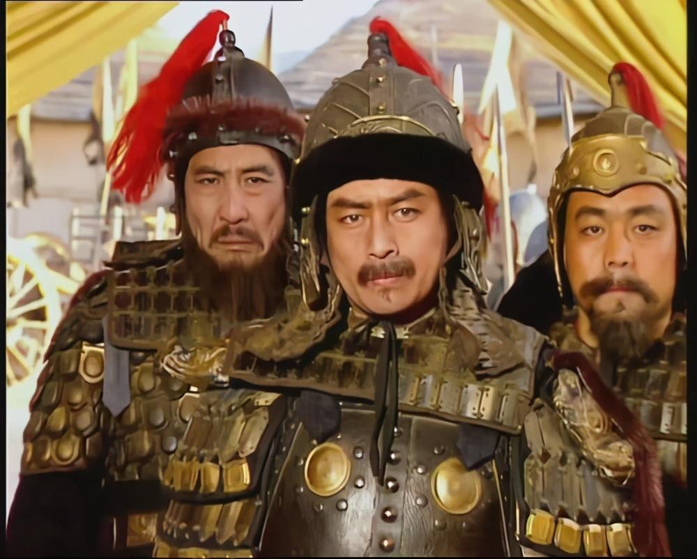 温酒斩华雄的是孙坚他的武艺究竟有多强董卓吓得要跟他做亲家