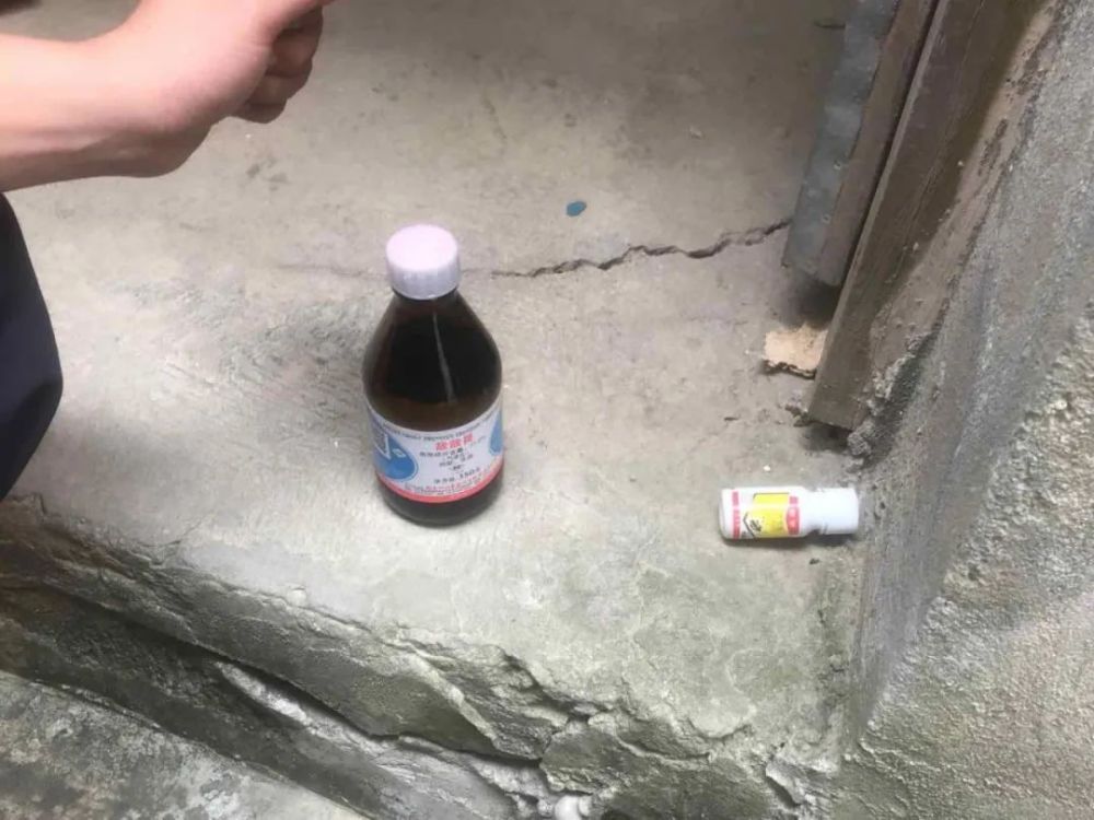 辅警朋友圈刷到台州年轻妈妈绝望告别民警破门而入紧急解救