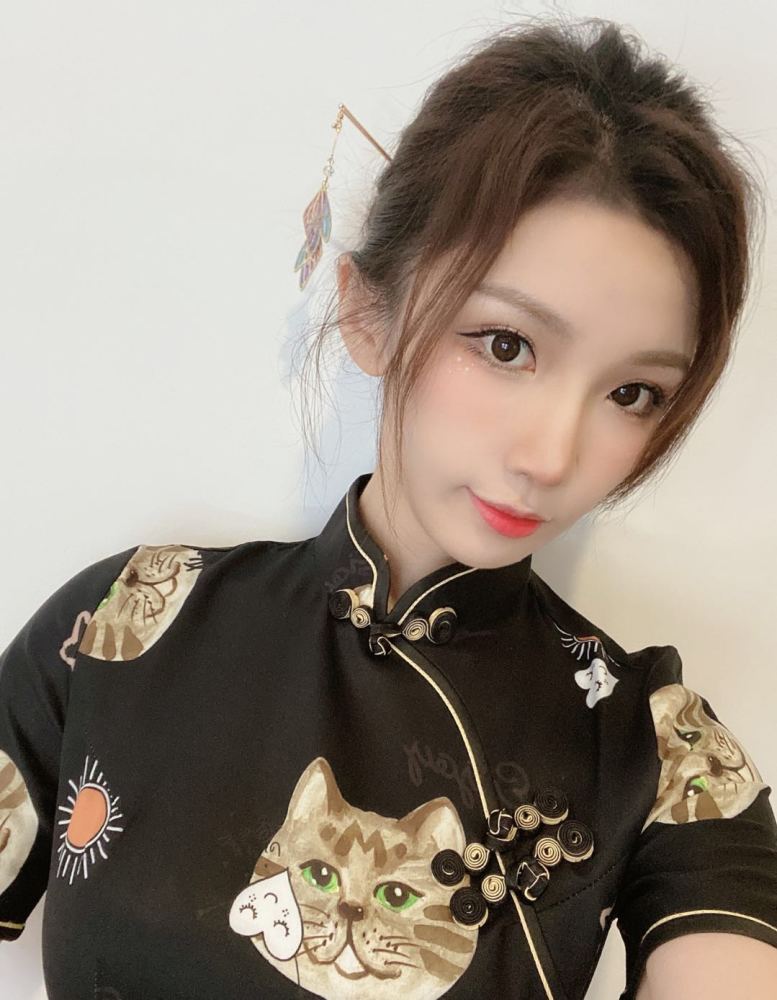 女解说职业实力备受质疑,小鹿实力远超琪琪?解说kgl太屈才